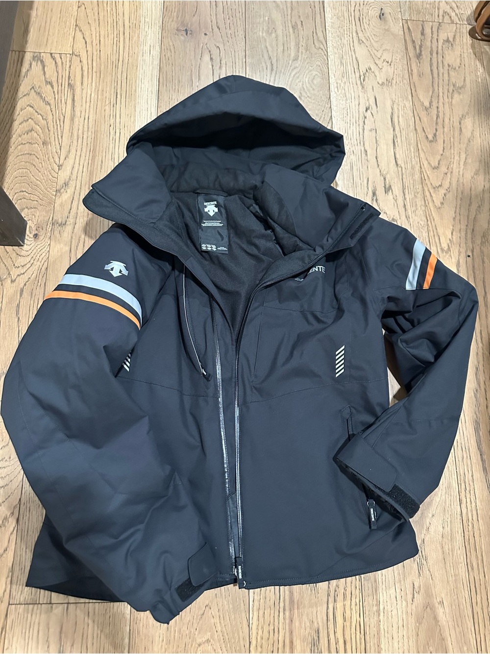 Descente Ski Snow Black Jacket Hooded Mens